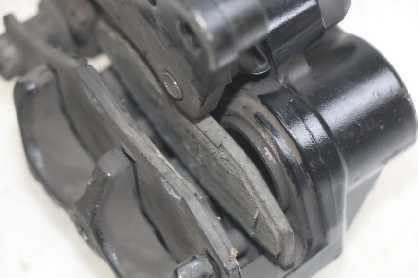 photo de VORDERER BREMSSATTEL KYMCO AGILITY NAKED RENOUVO 2T 50 (2011 - 2018) - Zoom auf Gebrauchszustand