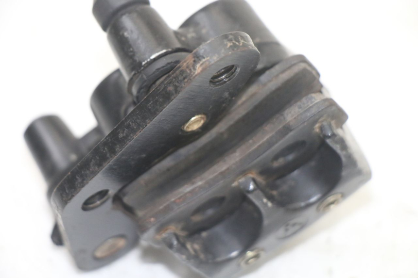 photo de VORDERER BREMSSATTEL APOLLO RFZ 125 - Details der Befestigungspunkte