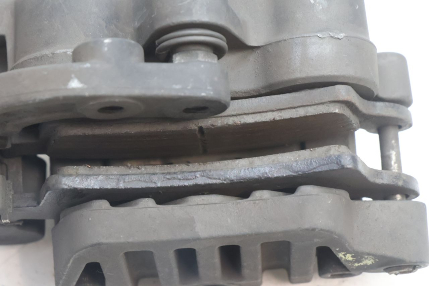 photo de BREMSZANGE VORNE APRILIA ATLANTIC S 125 (2010 - 2013) - Details der Befestigungspunkte