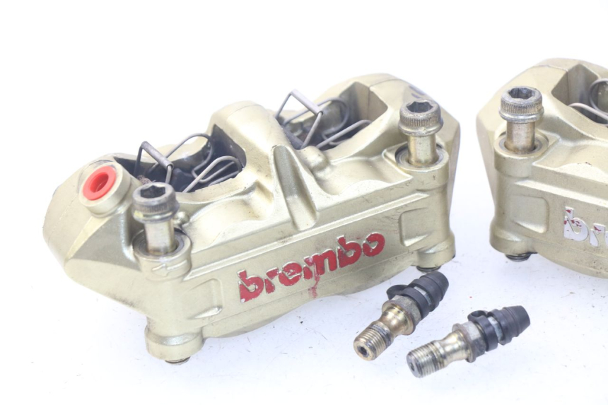 photo de BREMSZANGE VORNE MV AGUSTA BRUTALE R WALLY 910 (2008 - 2008) - Zoom auf Gebrauchszustand