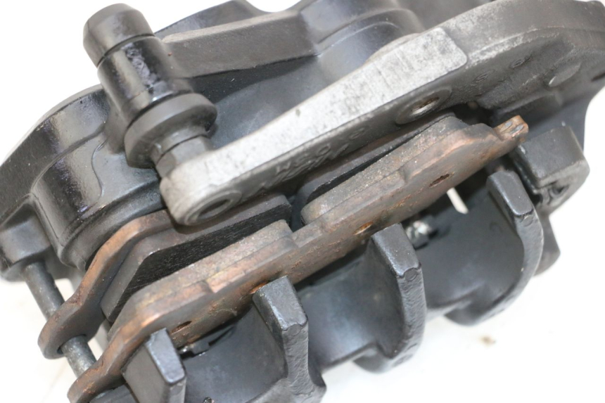 photo de VORDERER BREMSSATTEL SUZUKI BURGMAN 125 (2007 - 2014) - Detailansicht des Bauteils