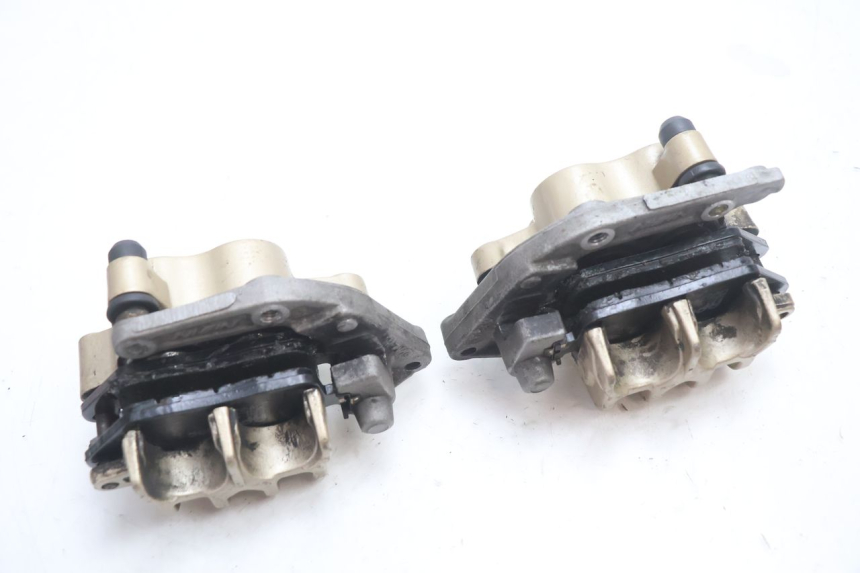 photo de BREMSZANGE VORNE HONDA CB F HORNET 600 (2005 - 2006) - Oberflächenzustand und Material