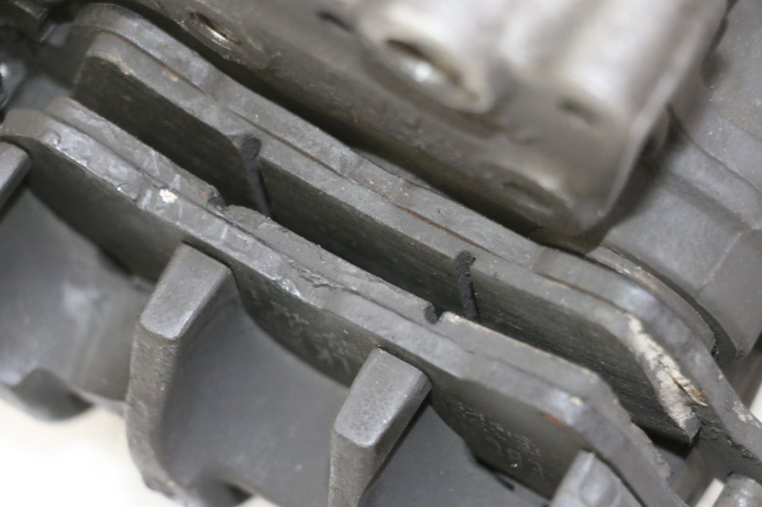 photo de VORDERER BREMSSATTEL HONDA FES S-WING SWING ABS 125 (2007 - 2015) - Alternative Perspektive