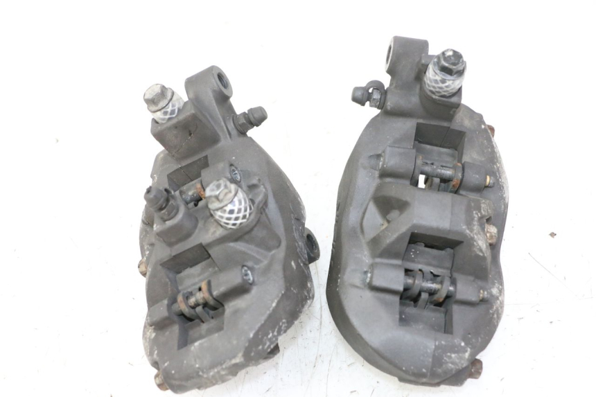 photo de BREMSZANGE VORNE YAMAHA FJR ABS 1300 (2016 - 2020) - Details der Befestigungspunkte