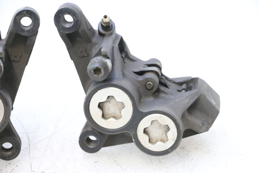 photo de BREMSZANGE VORNE YAMAHA FJR 1300 (2001 - 2005) - Oberflächenzustand und Material