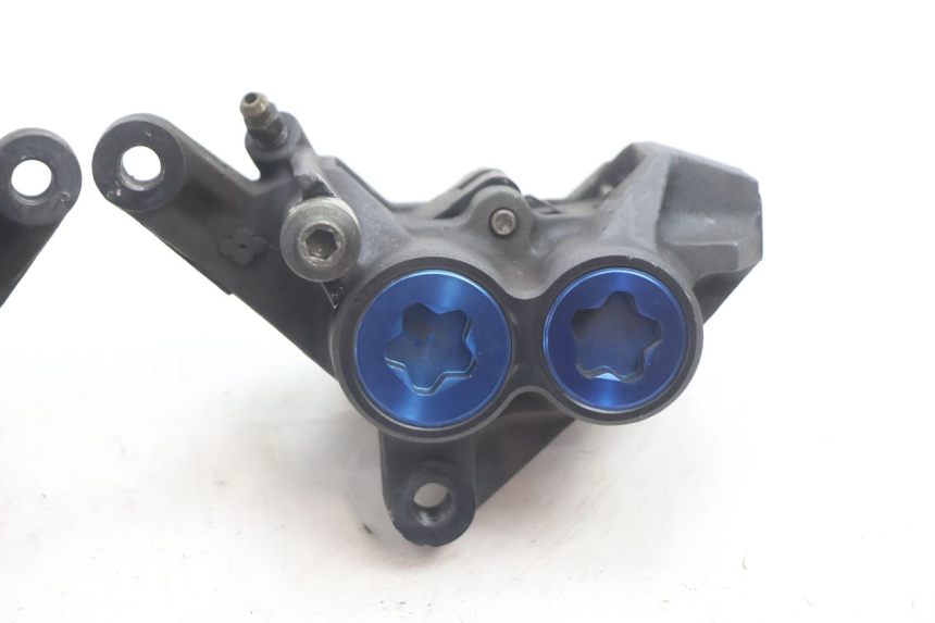 photo de BREMSZANGE VORNE YAMAHA FJR 1300 (2001 - 2005) - Zoom auf Gebrauchszustand