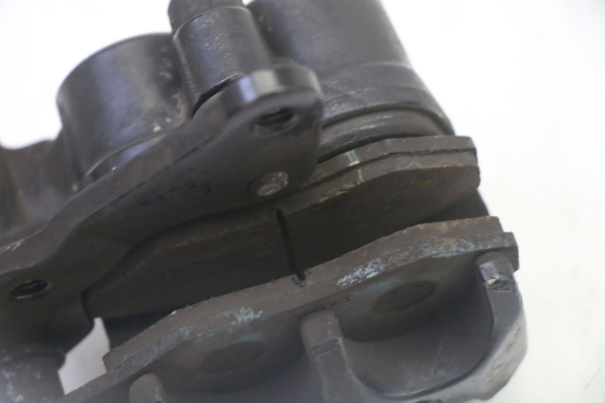 photo de VORDERER BREMSSATTEL PIAGGIO FLY 2T 50 (2004 - 2017) - Details der Befestigungspunkte