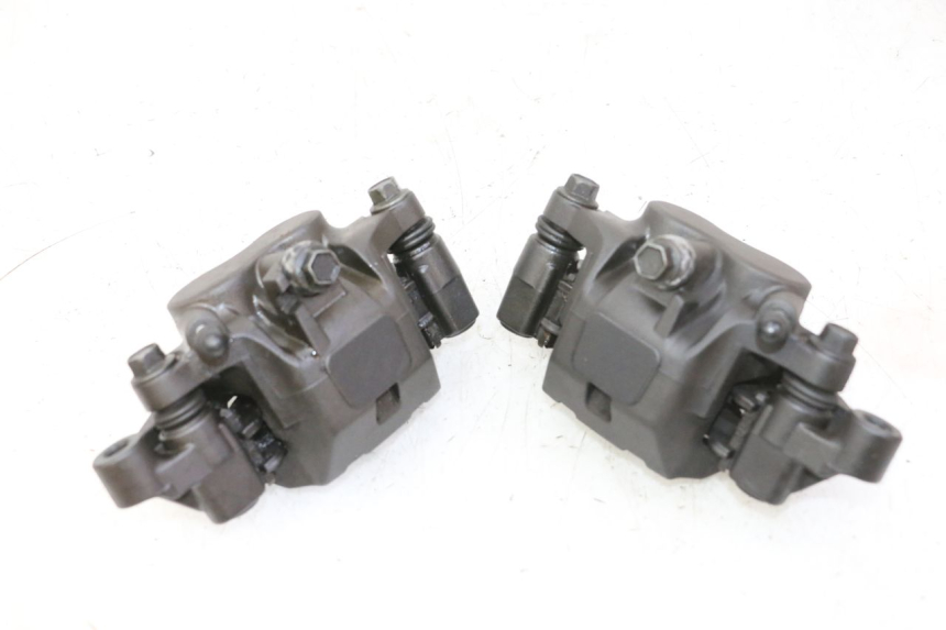 photo de BREMSZANGE VORNE YAMAHA FZ6 N FAZER 600 (2004 - 2006) - Details der Befestigungspunkte