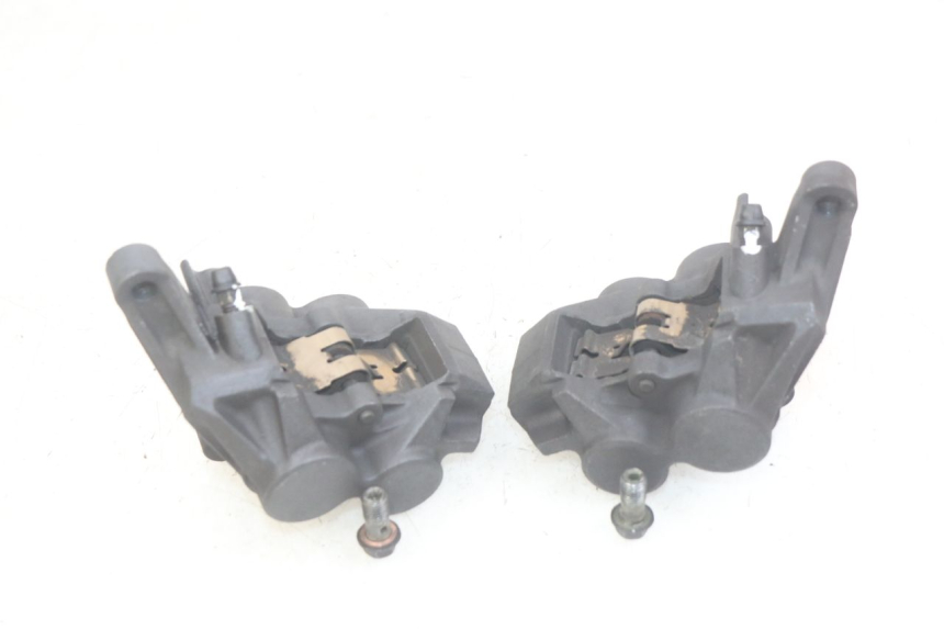 photo de VORDERER BREMSSATTEL YAMAHA FZS FAZER 600 (1998 - 2001) - Details der Befestigungspunkte