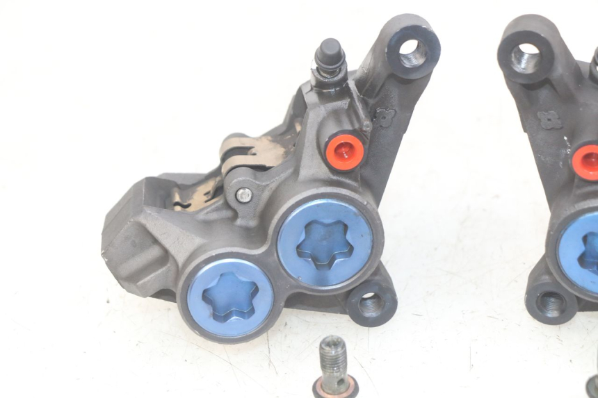 photo de VORDERER BREMSSATTEL YAMAHA FZS FAZER 600 (1998 - 2001) - Oberflächenzustand und Material