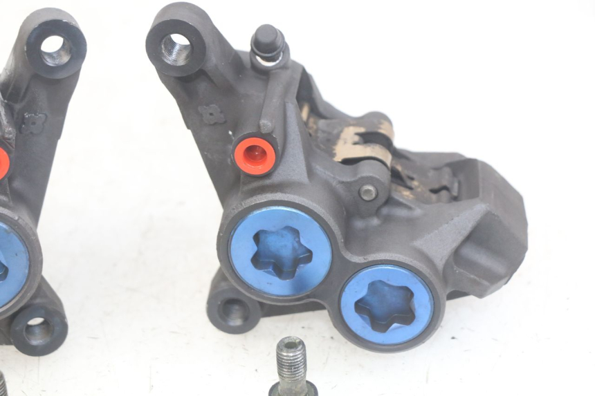 photo de VORDERER BREMSSATTEL YAMAHA FZS FAZER 600 (1998 - 2001) - Geprüftes Gebrauchtteil