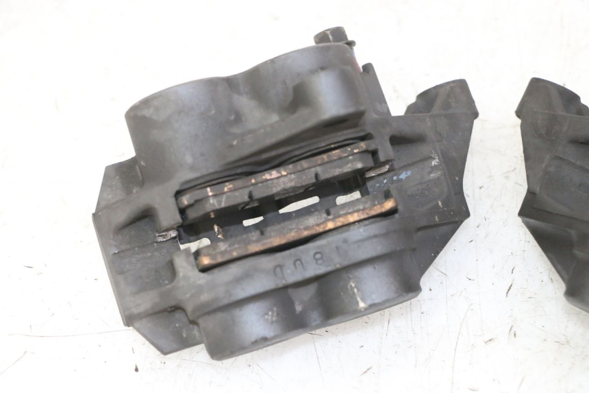 photo de VORDERER BREMSSATTEL YAMAHA FZS FAZER 600 (2001 - 2003) - Zoom auf Gebrauchszustand