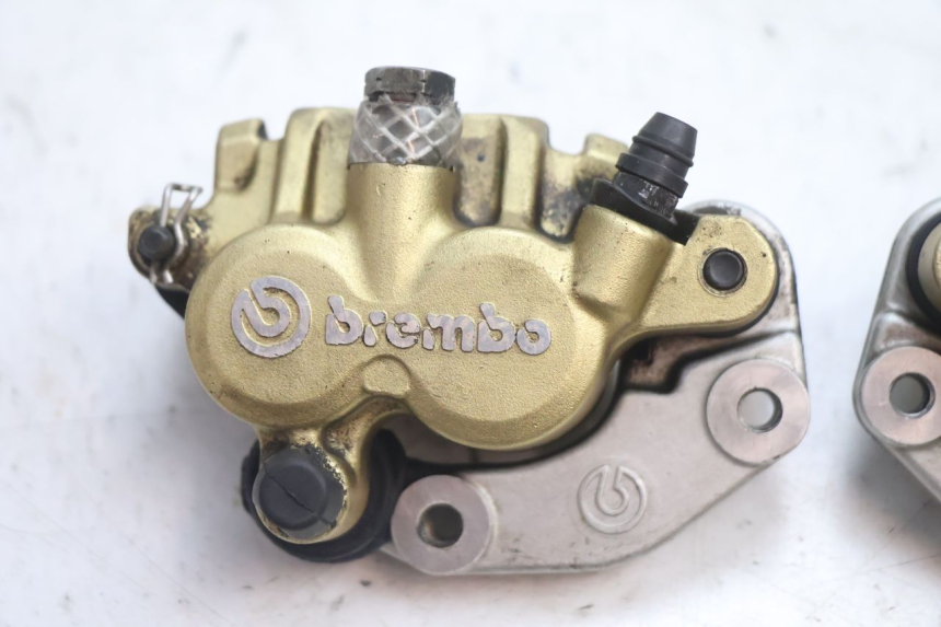 photo de VORDERER BREMSSATTEL GILERA GP 800 (2007 - 2013) - Zoom auf Gebrauchszustand