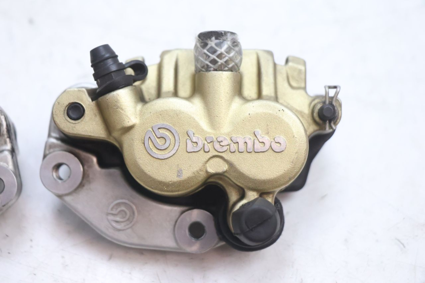 photo de VORDERER BREMSSATTEL GILERA GP 800 (2007 - 2013) - Alternative Perspektive