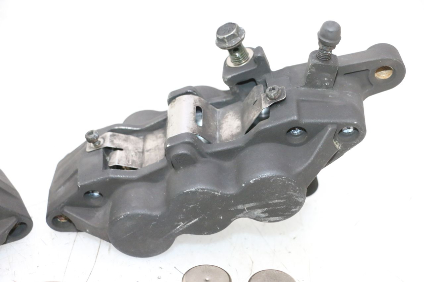 photo de BREMSZANGE VORNE SUZUKI GSF N BANDIT 1200 (2001 - 2005) - Weitere Ansicht des Artikels