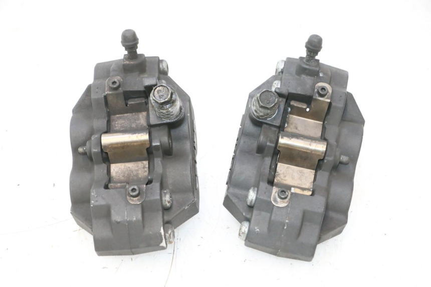 photo de BREMSZANGE VORNE SUZUKI GSR 600 (2005 - 2012) - Oberflächenzustand und Material