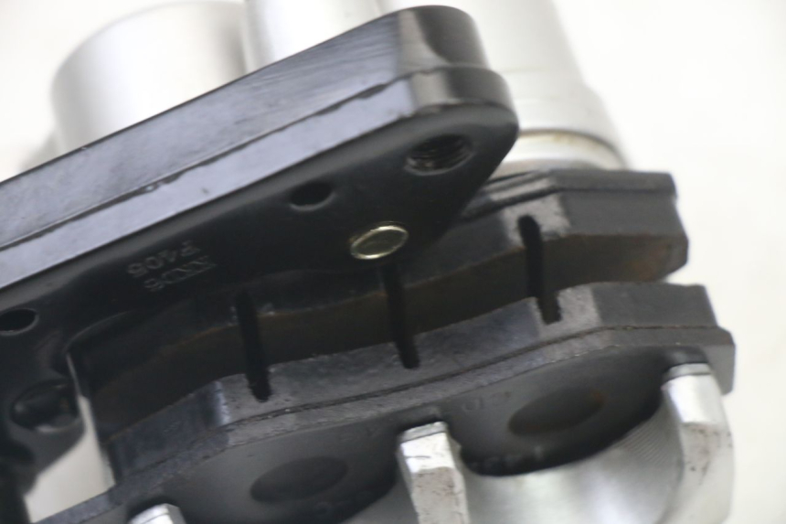 photo de VORDERER BREMSSATTEL KYMCO AGILITY 4T 50 (2005 - 2018) - Details der Befestigungspunkte