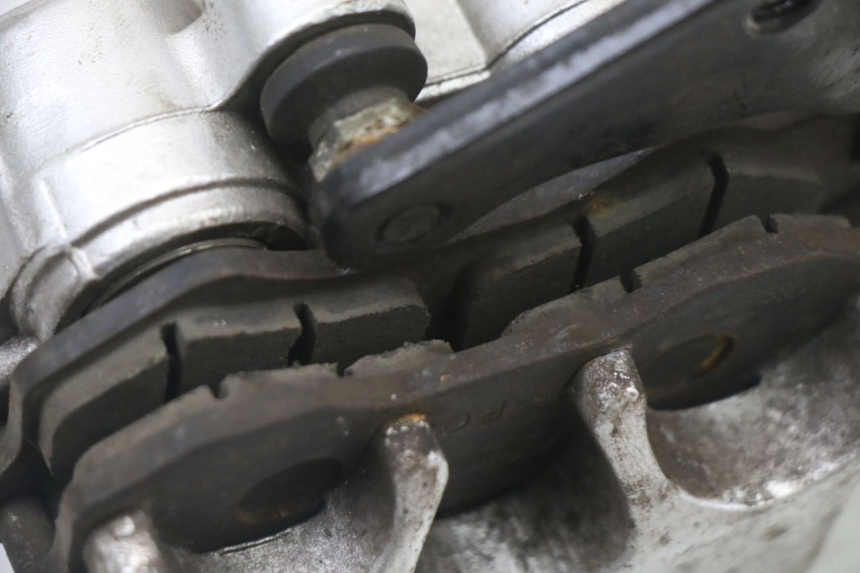 photo de BREMSZANGE VORNE LONGJIA SHARPY 125 (2020 - 2024) - Details der Befestigungspunkte