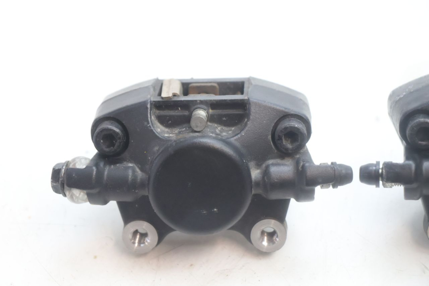 photo de BREMSZANGE VORNE PIAGGIO MP3 HPE 530 (2022 - 2026) - Detailansicht des Bauteils