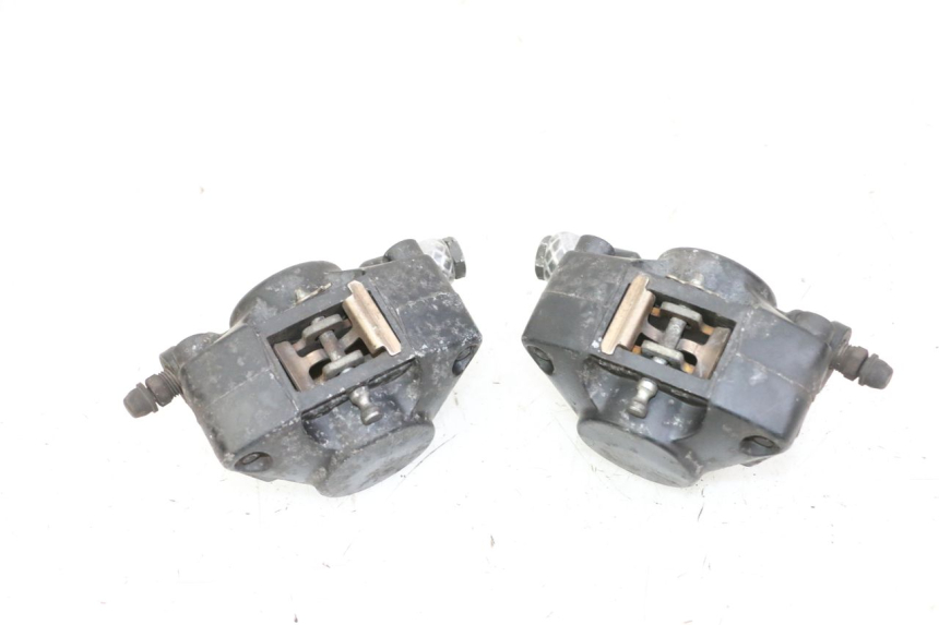 photo de VORDERER BREMSSATTEL PIAGGIO MP3 500 (2014 - 2017) - Details der Befestigungspunkte