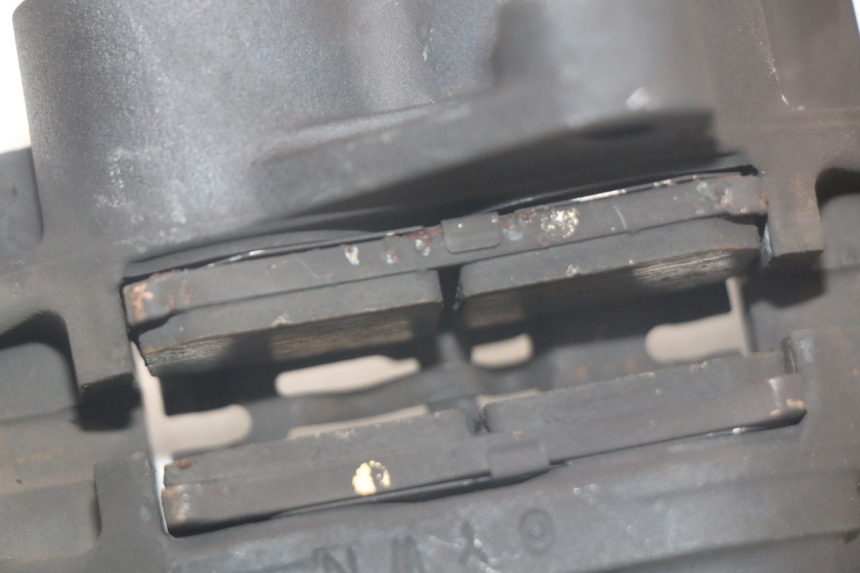 photo de VORDERER BREMSSATTEL YAMAHA MT-07 MT07 ABS 700 (2014 - 2017) - Hochauflösende Nahaufnahme