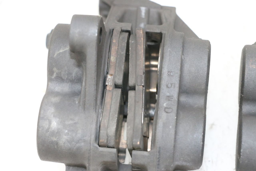 photo de BREMSZANGE VORNE YAMAHA MT-07 MT07 ABS 700 (2018 - 2020) - Zoom auf Gebrauchszustand