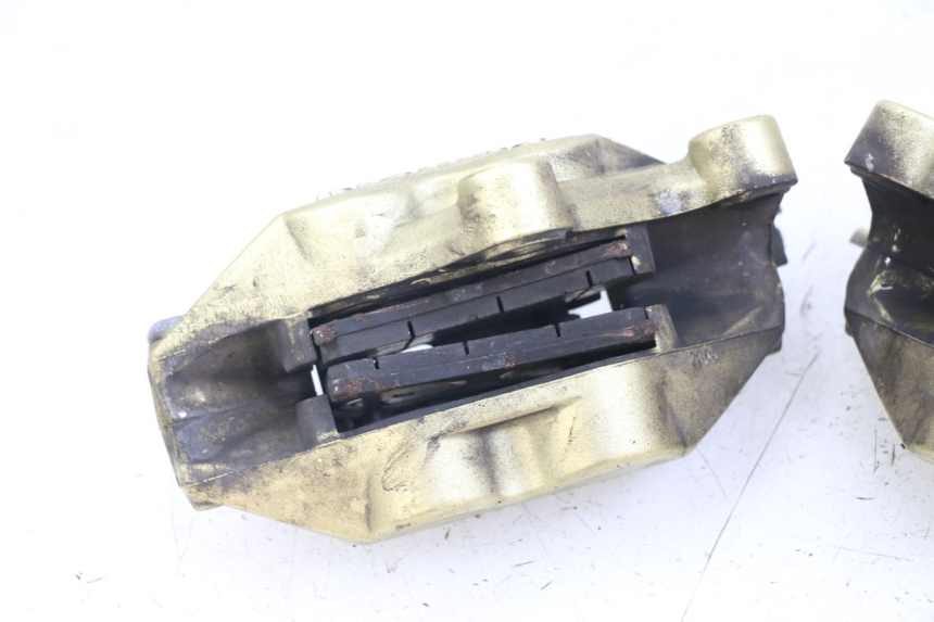 photo de BREMSZANGE VORNE MOTO GUZZI NORGE 8V GT 1200 (2011 - 2016) - Zoom auf Gebrauchszustand