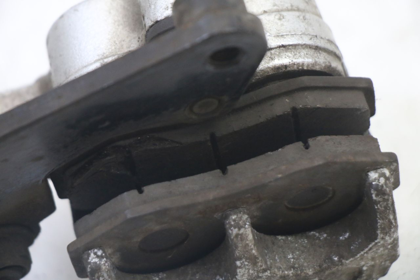 photo de BREMSZANGE VORNE JM MOTORS OLDIES GT 4T 50 (2018 - 2025) - Details der Befestigungspunkte