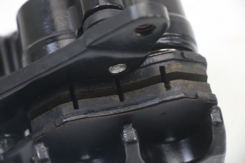 photo de VORDERER BREMSSATTEL PEUGEOT TWEET 4T 50 (2023 - 2025) - Details der Befestigungspunkte