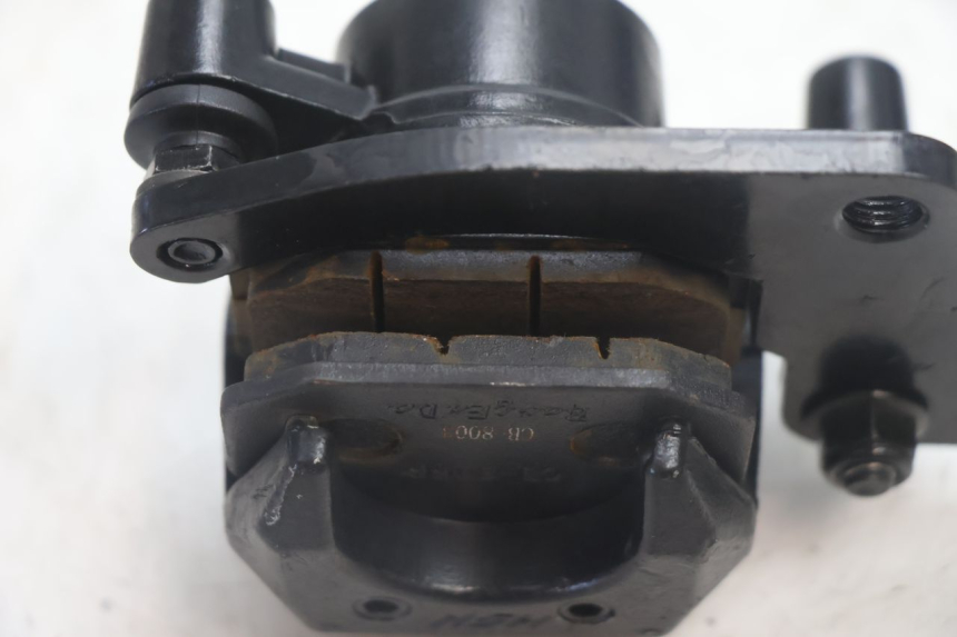 photo de BREMSZANGE VORNE JM MOTORS R-MAX TECH 50 (2024 - 2026) - Details der Befestigungspunkte