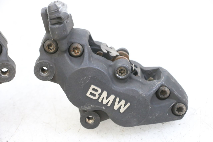 photo de BREMSZANGE VORNE BMW R RT ABS 1200 (2010 - 2014) - Fokus auf die Struktur