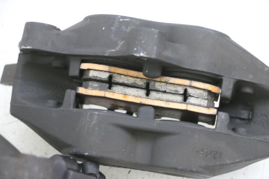 photo de BREMSZANGE VORNE BMW R RT ABS 1200 (2010 - 2014) - Zoom auf Gebrauchszustand