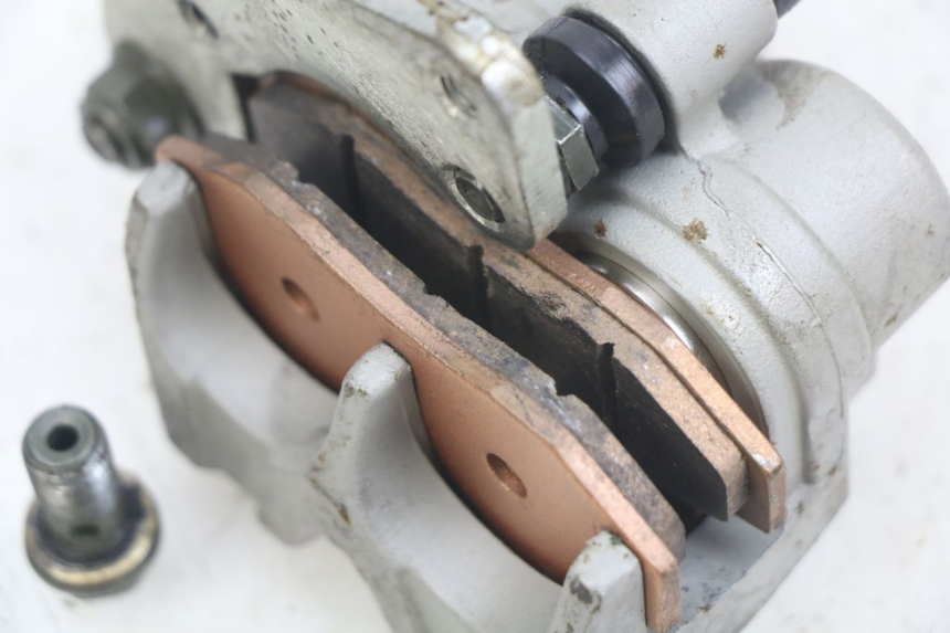 photo de VORDERER BREMSSATTEL YCF R-START 125 - Zoom auf Gebrauchszustand