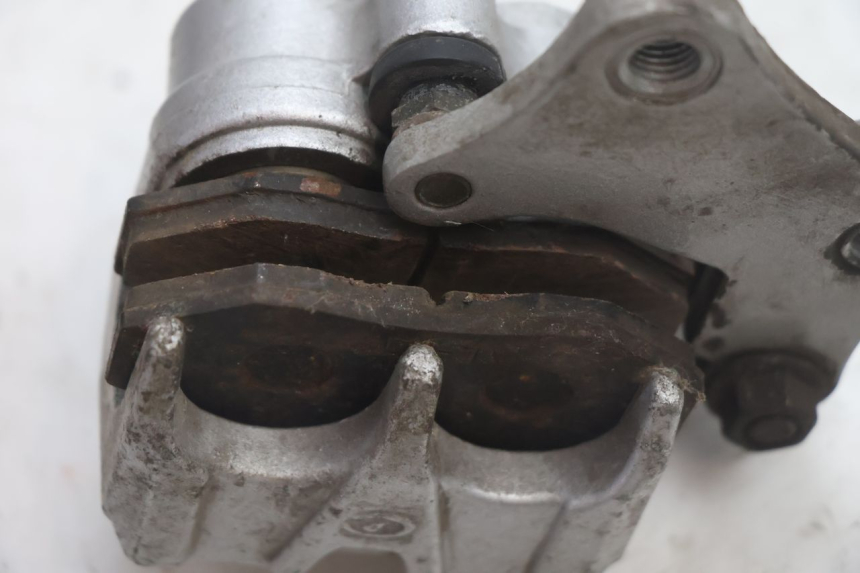 photo de BREMSZANGE VORNE YIYING RETRO 125 (2008 - 2018) - Details der Befestigungspunkte