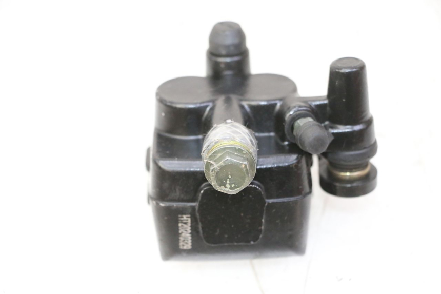 photo de VORDERER BREMSSATTEL APOLLO RFZ 150 - Details der Befestigungspunkte