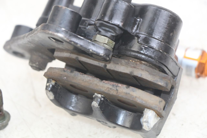 photo de VORDERER BREMSSATTEL YAMASAKI ROADSTER 50 (2013 - 2018) - Zoom auf Gebrauchszustand