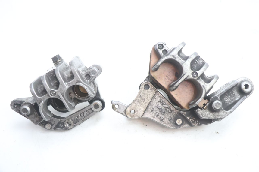 photo de BREMSZANGE VORNE HONDA ST PAN EUROPEAN 1100 (1990 - 2002) - Details der Befestigungspunkte