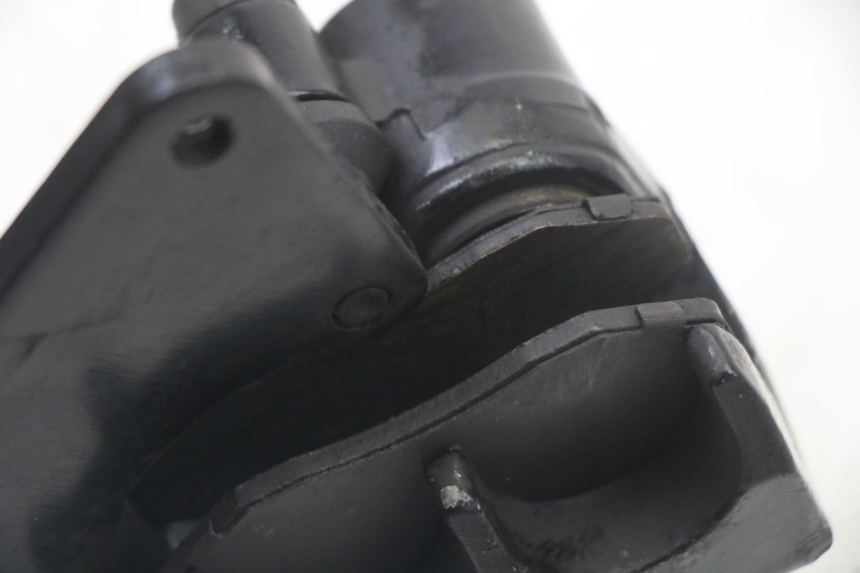 photo de VORDERER BREMSSATTEL SYM ORBIT III 3 4T 50 (2018 - 2021) - Details der Befestigungspunkte