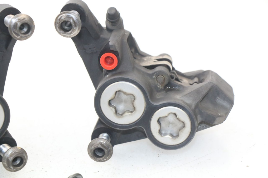 photo de VORDERER BREMSSATTEL YAMAHA TDM ABS 900 (2002 - 2014) - Oberflächenzustand und Material