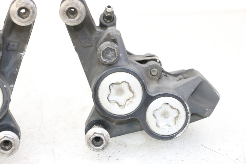 photo de VORDERER BREMSSATTEL YAMAHA TDM ABS 900 (2002 - 2014) - Charakteristische Merkmale