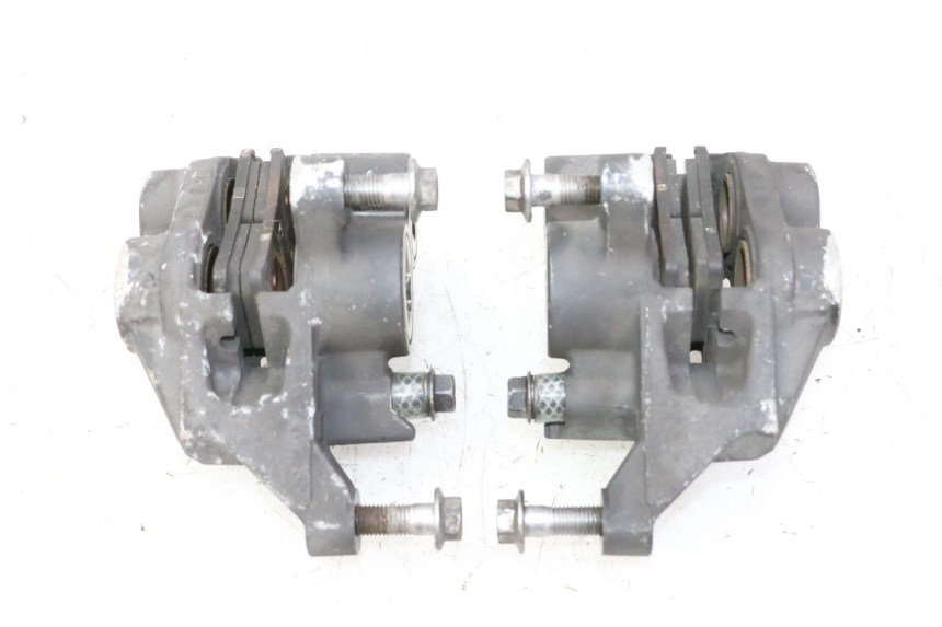 photo de VORDERER BREMSSATTEL YAMAHA TDM ABS 900 (2002 - 2014) - Details der Befestigungspunkte