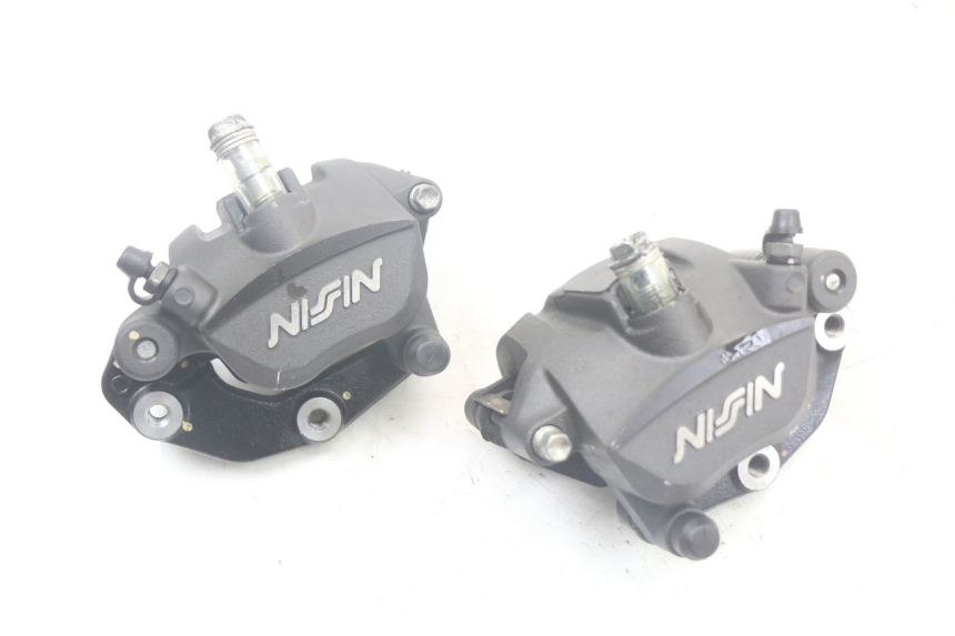 photo de VORDERER BREMSSATTEL KAWASAKI VERSYS ABS 650 (2015 - 2018) - Detailansicht des Bauteils