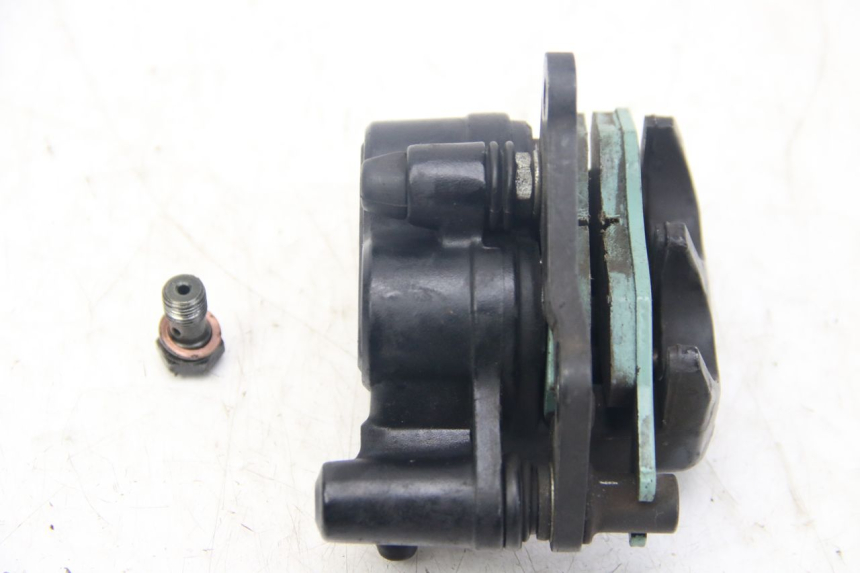 photo de VORDERER BREMSSATTEL PIAGGIO VESPA SPRINT 2T 50 (2014 - 2018) - Details der Befestigungspunkte