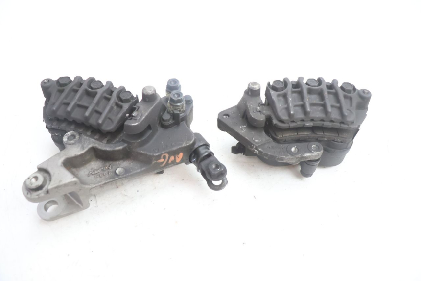 photo de BREMSZANGE VORNE HONDA VFR FI RC46 800 (1998 - 2001) - Oberflächenzustand und Material