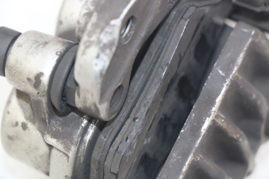 photo de VORDERER BREMSSATTEL YAMAHA XMAX X-MAX 125 (2006 - 2009) - Zoom auf Gebrauchszustand