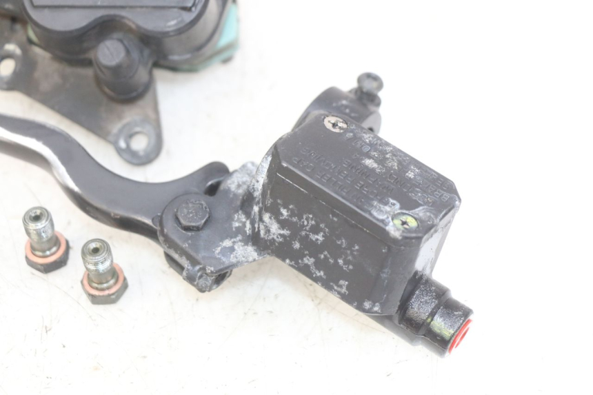 photo de VORDERER BREMSSATTEL PIAGGIO XEVO - X EVO 125 (2007 - 2017) - Details der Befestigungspunkte