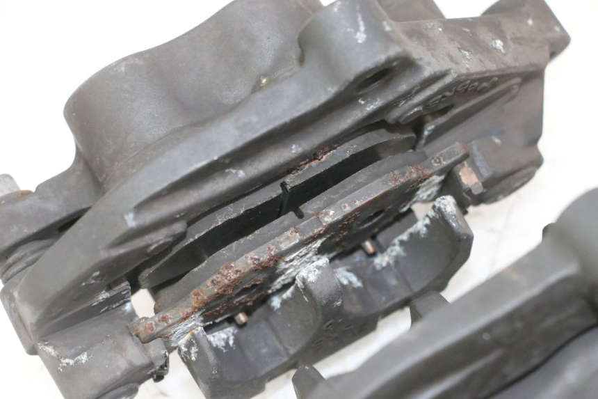 photo de BREMSZANGE VORNE YAMAHA XJ6 ABS 600 (2008 - 2016) - Zoom auf Gebrauchszustand