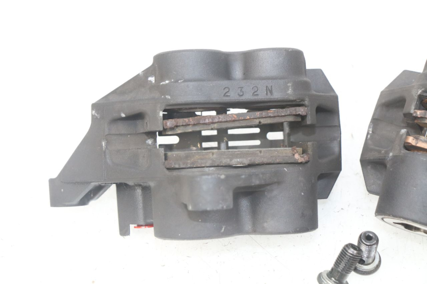 photo de BREMSZANGE VORNE YAMAHA XP T-MAX TMAX ABS 530 (2012 - 2015) - Zoom auf Gebrauchszustand