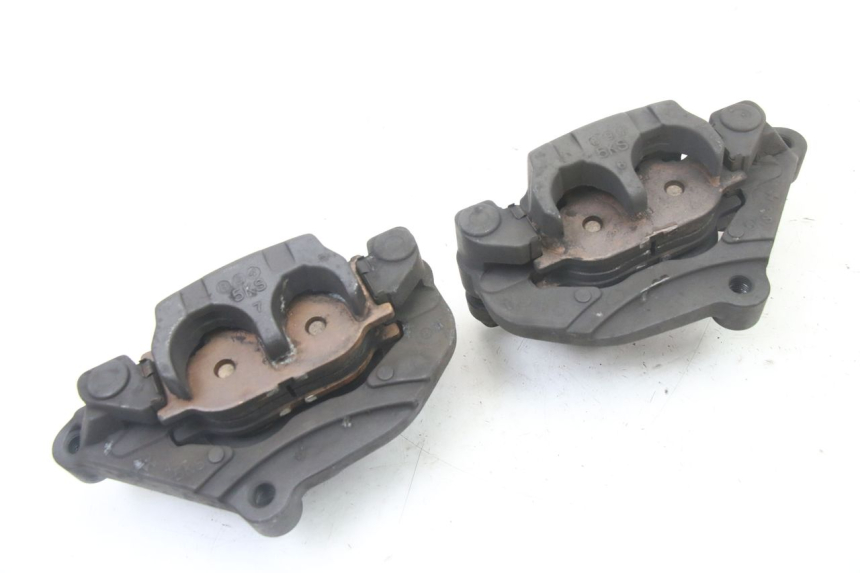 photo de BREMSZANGE VORNE YAMAHA XJ6 600 (2008 - 2016) - Details der Befestigungspunkte