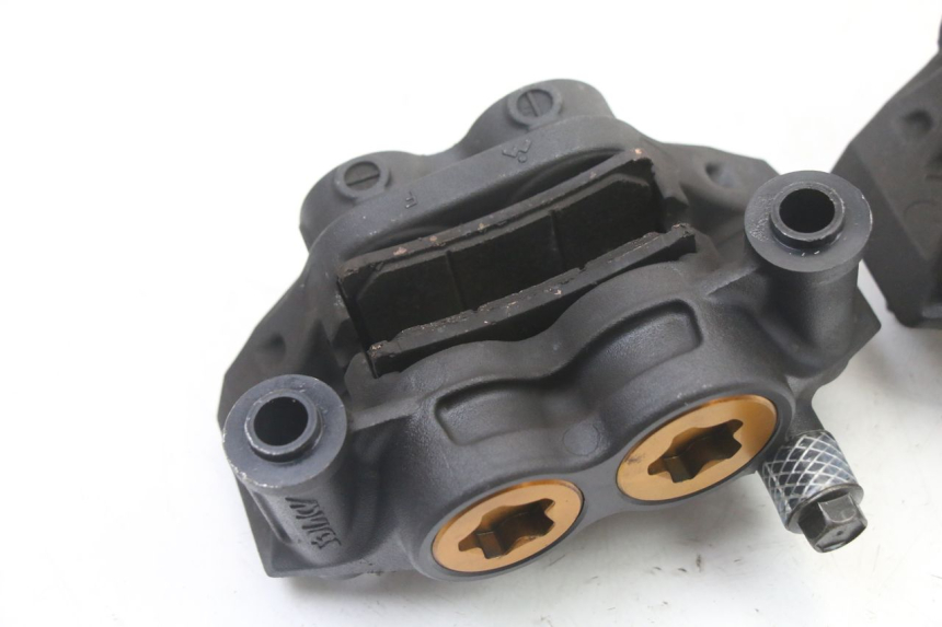 photo de BREMSZANGE VORNE YAMAHA YP T-MAX TMAX 530 (2017 - 2020) - Details der Befestigungspunkte